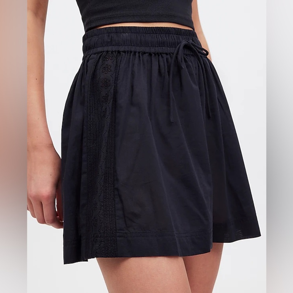 Madewell NWT Embroidered shorts